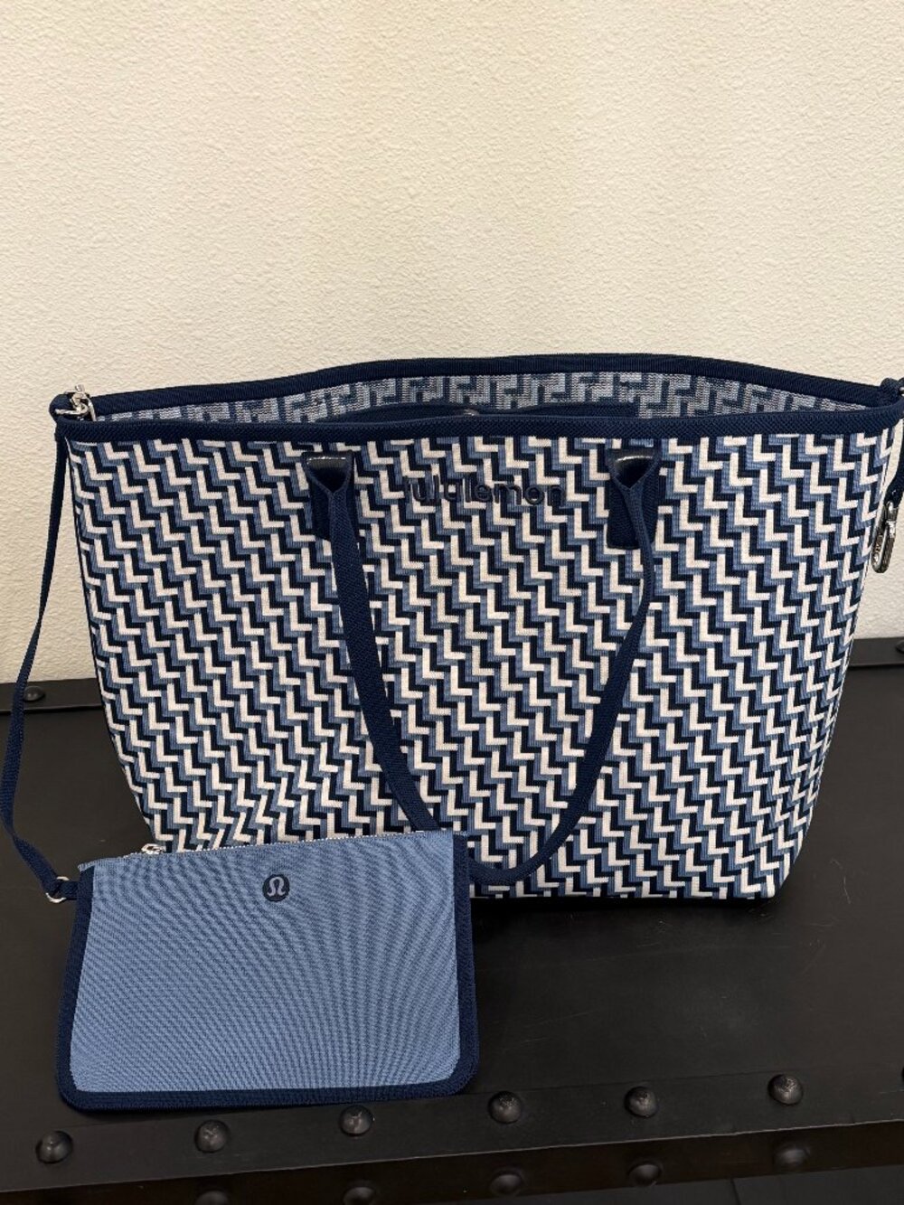Lululemon Knit tote bag with checkered pattern